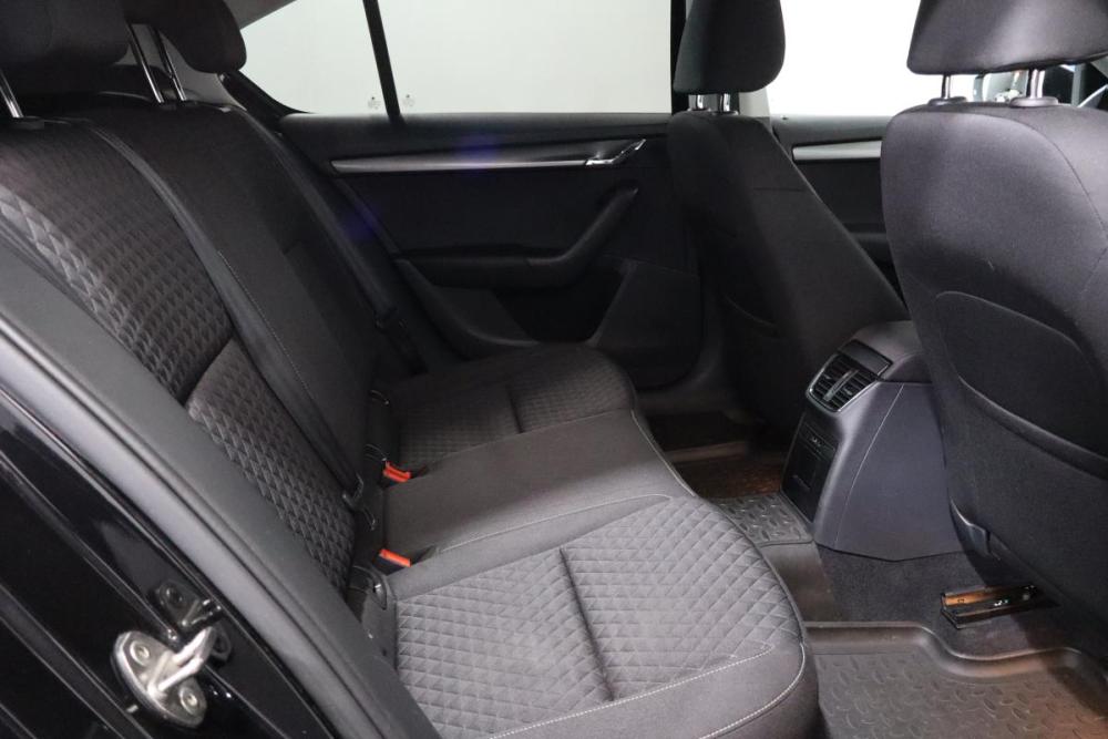 Skoda Octavia III (A7) Рестайлинг Санкт-Петербург  - изображение 12