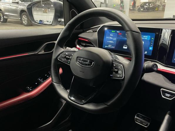 Geely Coolray I Рестайлинг с пробегом 2023 года, цена 1 999 000 рублей, 33205 км, внедорожник, Автокод Объявления