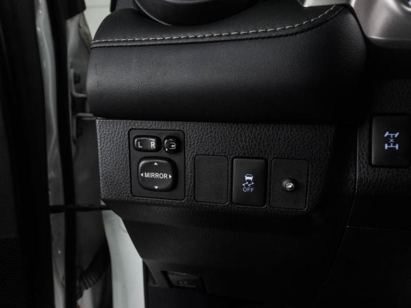 Toyota RAV4 IV (XA40) с пробегом 2013 года, цена 1 799 000 рублей, 186296 км, внедорожник, Автокод Объявления