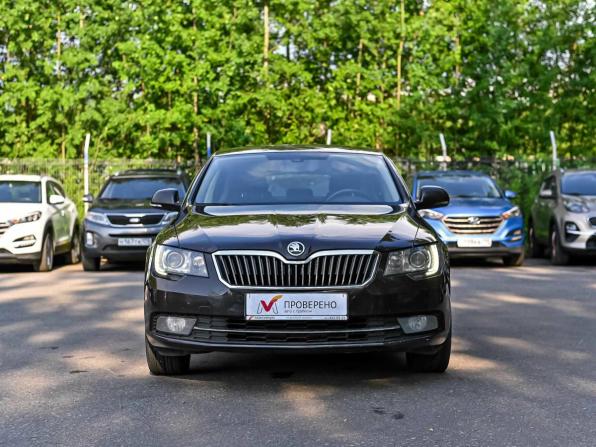 Skoda Superb II Рестайлинг с пробегом 2014 года, цена 1 000 000 рублей, 221774 км, лифтбек, Автокод Объявления