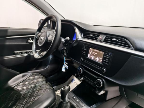 Kia Rio IV Рестайлинг с пробегом 2021 года, цена 1 815 000 рублей, 26899 км, хэтчбек, Автокод Объявления