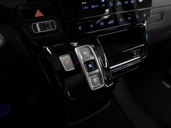 Hyundai Staria I с пробегом 2026 года, цена 9 900 000 рублей, 14 км, минивэн, Автокод Объявления