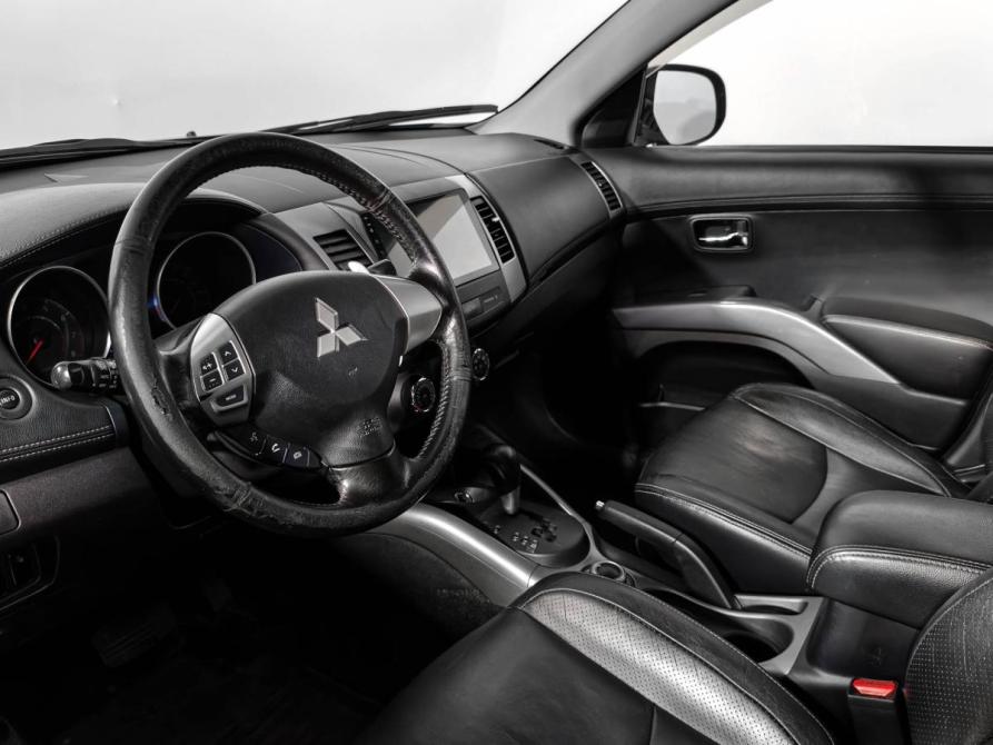 Mitsubishi Outlander II Рестайлинг Санкт-Петербург  - изображение 9