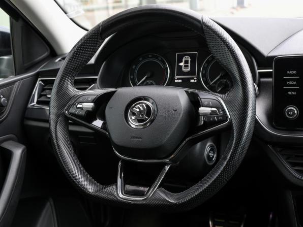 Skoda Rapid II с пробегом 2020 года, цена 1 649 000 рублей, 80597 км, лифтбек, Автокод Объявления