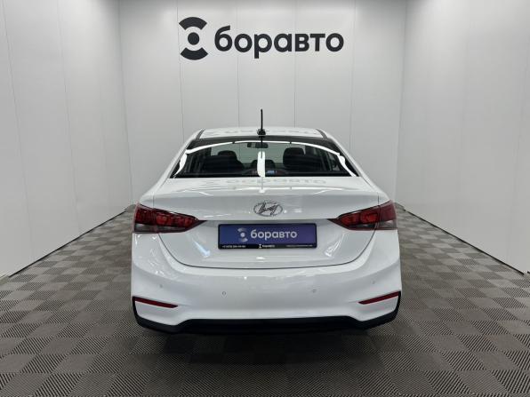 Hyundai Solaris II с пробегом 2017 года, цена 1 200 000 рублей, 96615 км, седан, Автокод Объявления