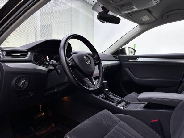 Skoda Superb III с пробегом 2017 года, цена 2 300 000 рублей, 77672 км, лифтбек, Автокод Объявления