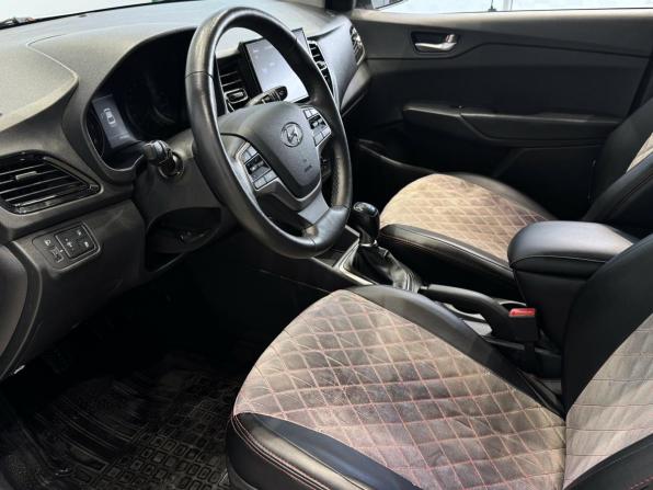 Hyundai Solaris II Рестайлинг с пробегом 2021 года, цена 1 330 000 рублей, 99365 км, седан, Автокод Объявления