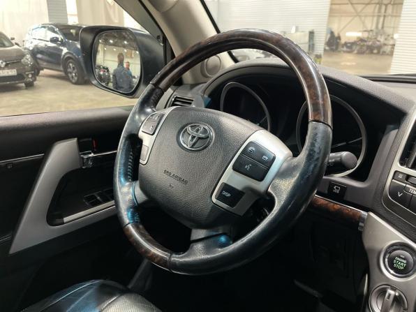 Toyota Land Cruiser 200 Series Рестайлинг 1 с пробегом 2013 года, цена 3 500 000 рублей, 252026 км, внедорожник, Автокод Объявления