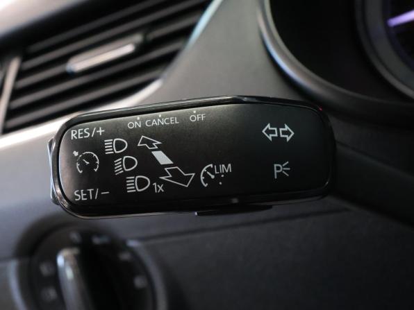 Skoda Octavia III (A7) Рестайлинг с пробегом 2018 года, цена 1 370 000 рублей, 154352 км, лифтбек, Автокод Объявления