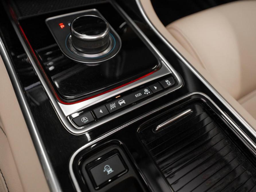 Jaguar XE I Москва  - изображение 21