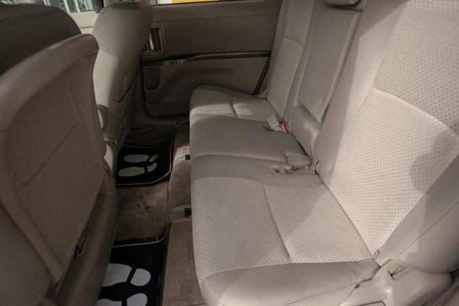 Toyota ISis I Рестайлинг с пробегом 2010 года, цена 1 259 000 рублей, 98500 км, компактвэн, Автокод Объявления