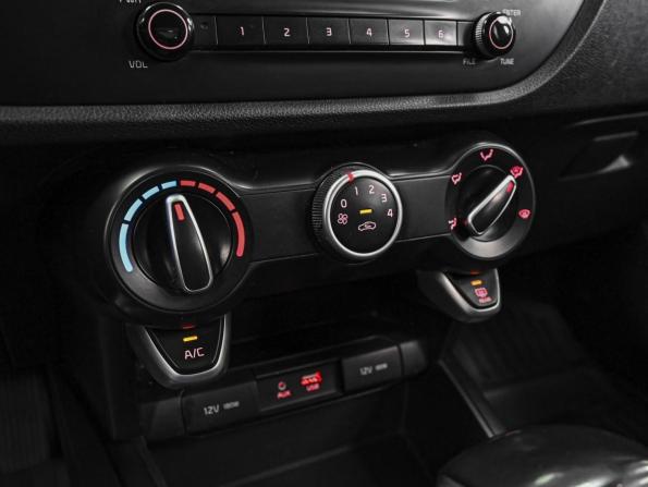 Kia Rio IV с пробегом 2018 года, цена 915 111 рублей, 131586 км, седан, Автокод Объявления