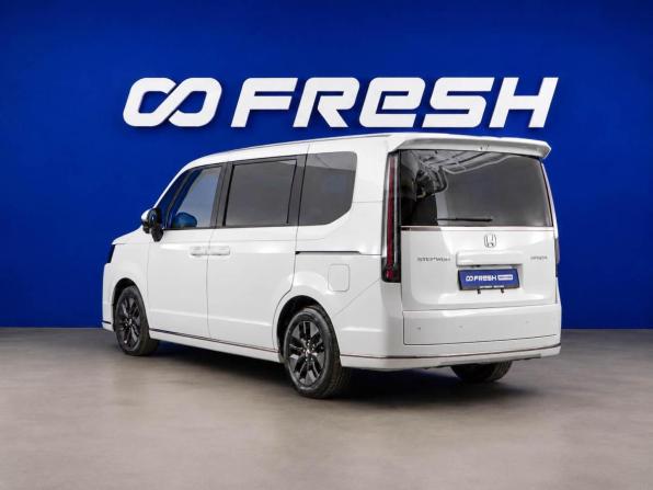 Honda Stepwgn VI с пробегом 2024 года, цена 3 867 077 рублей, 181 км, минивэн, Автокод Объявления