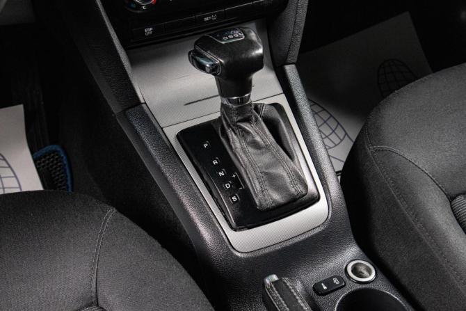 Skoda Octavia II (A5) Рестайлинг с пробегом 2009 года, цена 879 000 рублей, 258733 км, лифтбек, Автокод Объявления