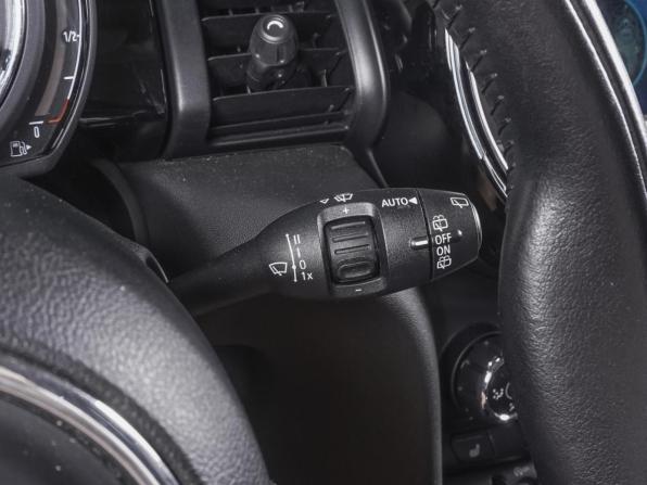 Mini Hatch III (F55/F56) Рестайлинг с пробегом 2018 года, цена 2 099 000 рублей, 66501 км, хэтчбек, Автокод Объявления