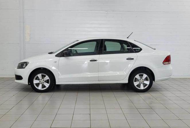 Volkswagen Polo V Рестайлинг с пробегом 2015 года, цена 988 000 рублей, 75095 км, седан, Автокод Объявления