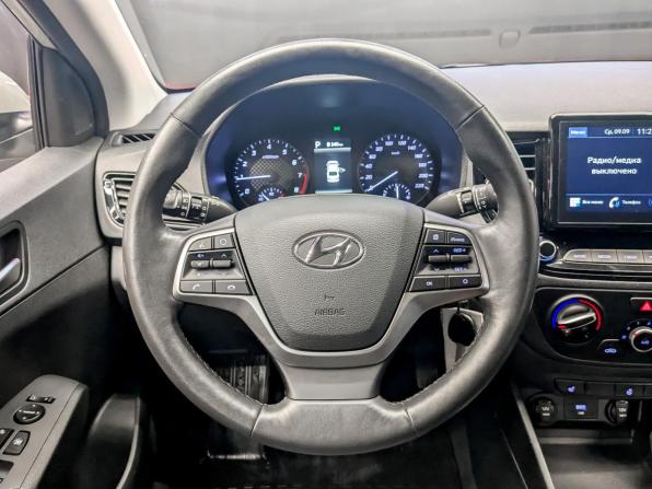 Hyundai Solaris II Рестайлинг с пробегом 2020 года, цена 1 645 000 рублей, 48366 км, седан, Автокод Объявления