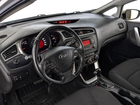 Kia Ceed II Рестайлинг с пробегом 2017 года, цена 1 300 000 рублей, 100294 км, хэтчбек, Автокод Объявления