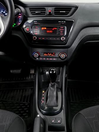 Kia Rio III Рестайлинг с пробегом 2017 года, цена 965 000 рублей, 216400 км, седан, Автокод Объявления