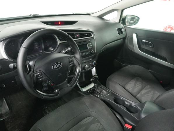 Kia Ceed II Рестайлинг с пробегом 2015 года, цена 1 425 000 рублей, 67910 км, хэтчбек, Автокод Объявления