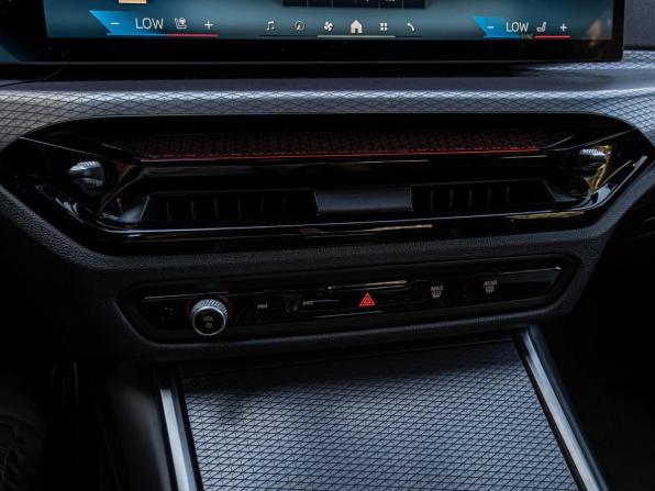 BMW 3 серии VII (G2x) Рестайлинг 2 с пробегом 2025 года, цена 6 030 000 рублей, 10766 км, седан, Автокод Объявления