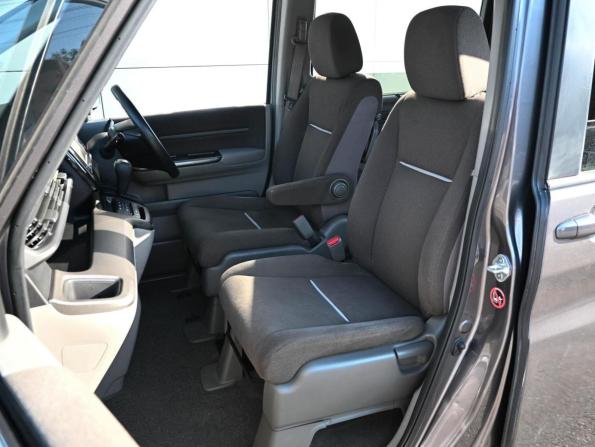 Honda Stepwgn V с пробегом 2016 года, цена 1 534 000 рублей, 201345 км, минивэн, Автокод Объявления
