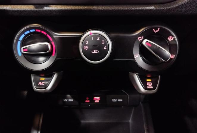 Kia Rio IV с пробегом 2019 года, цена 1 420 000 рублей, 69145 км, седан, Автокод Объявления