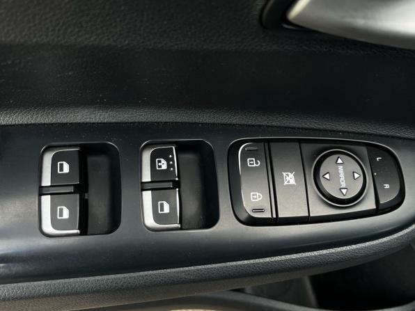 Kia Rio IV с пробегом 2019 года, цена 1 390 000 рублей, 71240 км, хэтчбек, Автокод Объявления