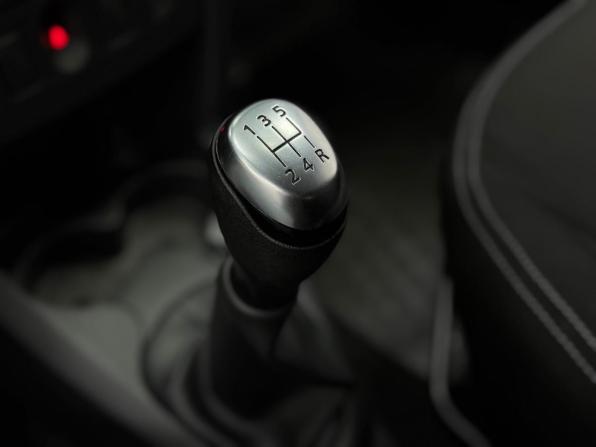Renault Logan II Рестайлинг с пробегом 2020 года, цена 1 150 000 рублей, 99000 км, седан, Автокод Объявления