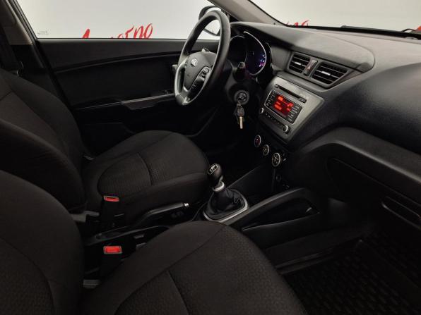 Kia Rio III Рестайлинг с пробегом 2017 года, цена 985 000 рублей, 151829 км, хэтчбек, Автокод Объявления