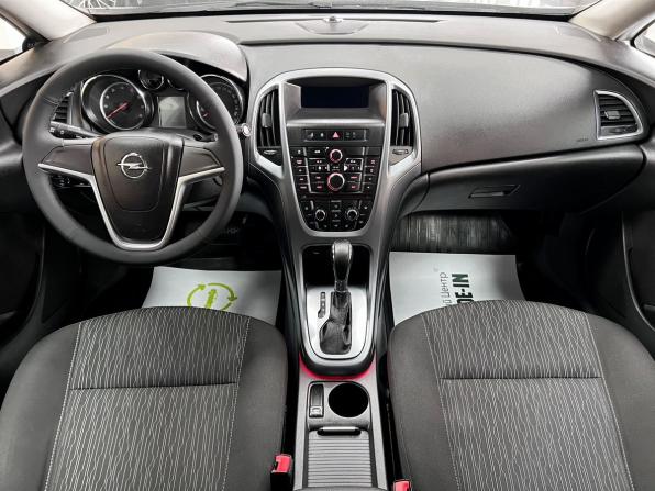 Opel Astra J Рестайлинг с пробегом 2013 года, цена 895 000 рублей, 194828 км, седан, Автокод Объявления