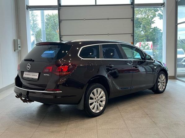 Opel Astra J Рестайлинг с пробегом 2015 года, цена 810 000 рублей, 142000 км, универсал, Автокод Объявления