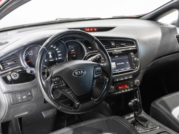 Kia Ceed II Рестайлинг с пробегом 2015 года, цена 1 296 900 рублей, 149460 км, хэтчбек, Автокод Объявления