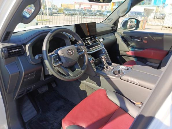 Toyota Land Cruiser 300 Series с пробегом 2025 года, цена 15 500 000 рублей, 5200 км, внедорожник, Автокод Объявления