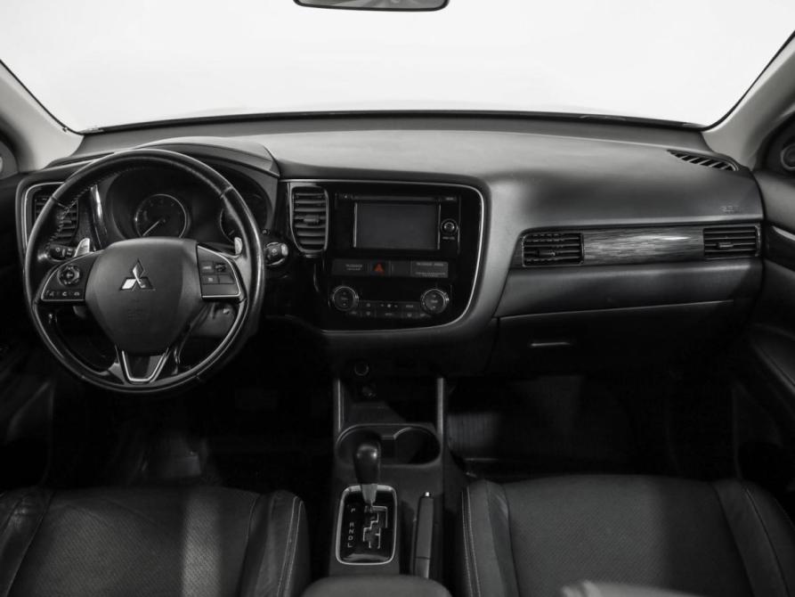 Mitsubishi Outlander III Рестайлинг 2 Санкт-Петербург  - изображение 11