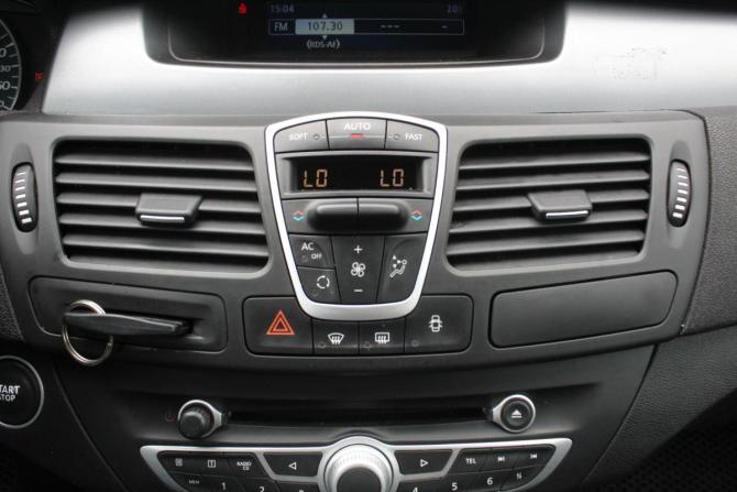 Renault Laguna III с пробегом 2009 года, цена 630 000 рублей, 230418 км, лифтбек, Автокод Объявления