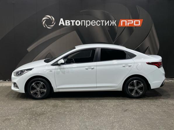 Hyundai Solaris II с пробегом 2018 года, цена 1 320 000 рублей, 131902 км, седан, Автокод Объявления