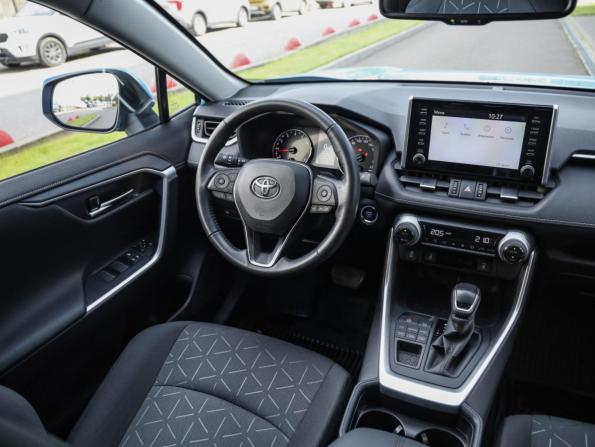 Toyota RAV4 V (XA50) с пробегом 2021 года, цена 3 969 000 рублей, 30285 км, внедорожник, Автокод Объявления