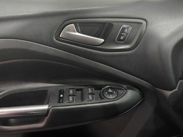 Ford Kuga II Рестайлинг с пробегом 2018 года, цена 1 650 000 рублей, 171000 км, внедорожник, Автокод Объявления