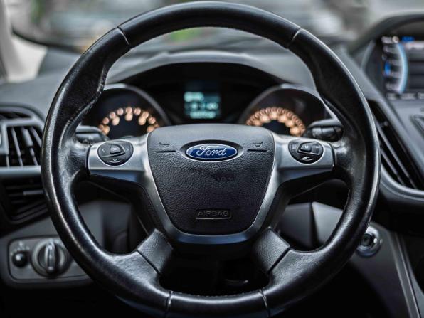 Ford Kuga II с пробегом 2015 года, цена 1 415 000 рублей, 135227 км, внедорожник, Автокод Объявления