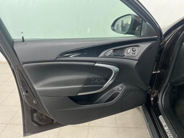 Opel Insignia I Рестайлинг с пробегом 2014 года, цена 1 550 000 рублей, 135000 км, универсал, Автокод Объявления