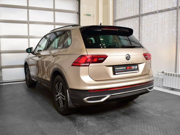 Volkswagen Tiguan II Рестайлинг с пробегом 2022 года, цена 3 649 995 рублей, 40255 км, внедорожник, Автокод Объявления