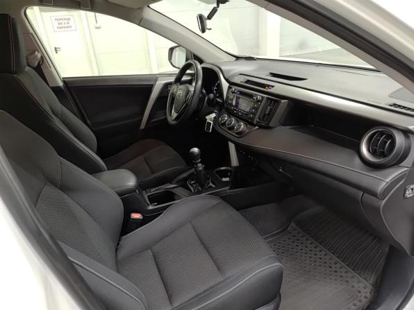 Toyota RAV4 IV (XA40) Рестайлинг с пробегом 2016 года, цена 2 200 000 рублей, 104000 км, внедорожник, Автокод Объявления