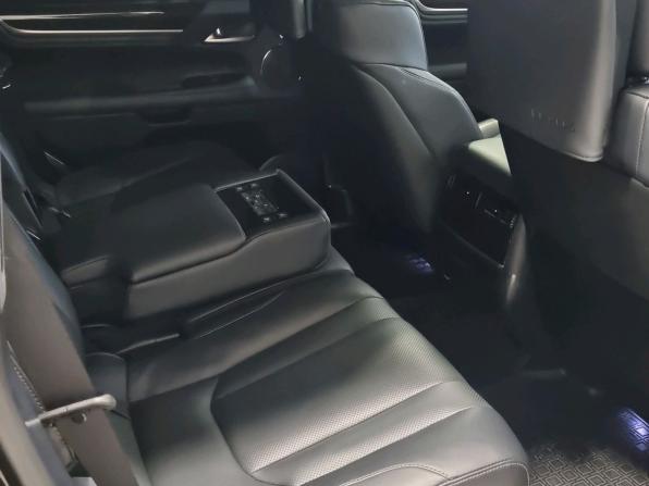 Lexus LX III Рестайлинг 2 с пробегом 2019 года, цена 10 990 000 рублей, 67601 км, внедорожник, Автокод Объявления