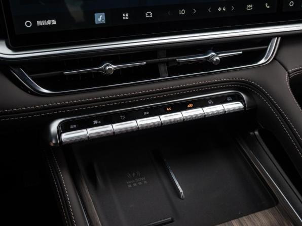 Geely Monjaro I Рестайлинг 2 с пробегом 2026 года, цена 4 200 000 рублей, 23 км, внедорожник, Автокод Объявления