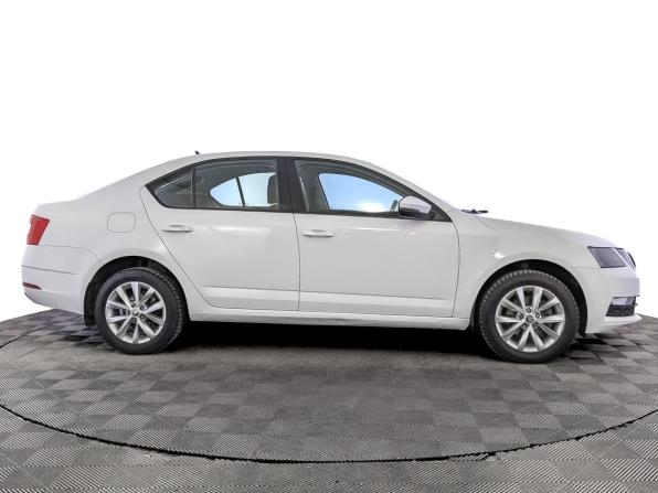 Skoda Octavia III (A7) Рестайлинг с пробегом 2019 года, цена 1 280 000 рублей, 182798 км, лифтбек, Автокод Объявления