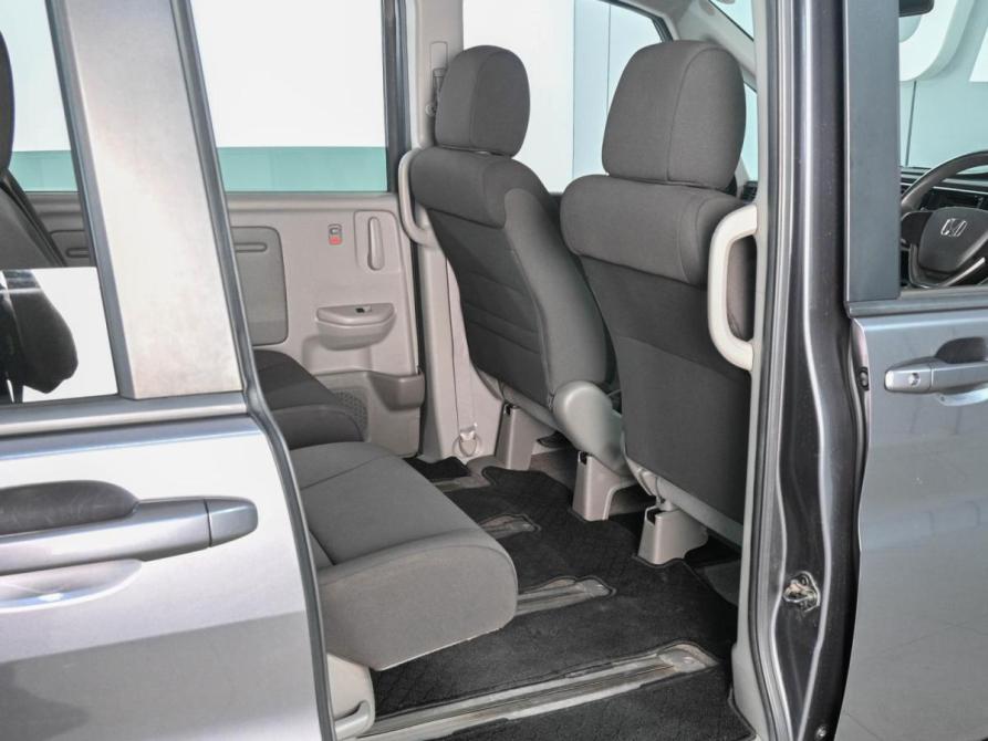 Honda Stepwgn V Рестайлинг Ростов-на-Дону  - изображение 13