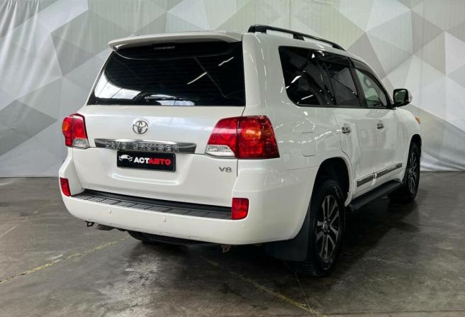 Toyota Land Cruiser 200 Series Рестайлинг 1 с пробегом 2012 года, цена 3 000 000 рублей, 550000 км, внедорожник, Автокод Объявления