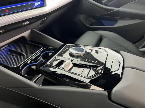 BMW 5 серии VIII (G60/G61/G68) с пробегом 2025 года, цена 9 250 000 рублей, 6220 км, седан, Автокод Объявления