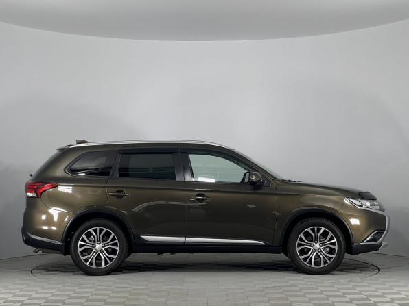 Mitsubishi Outlander III Рестайлинг 3 с пробегом 2018 года, цена 1 799 000 рублей, 98000 км, внедорожник, Автокод Объявления